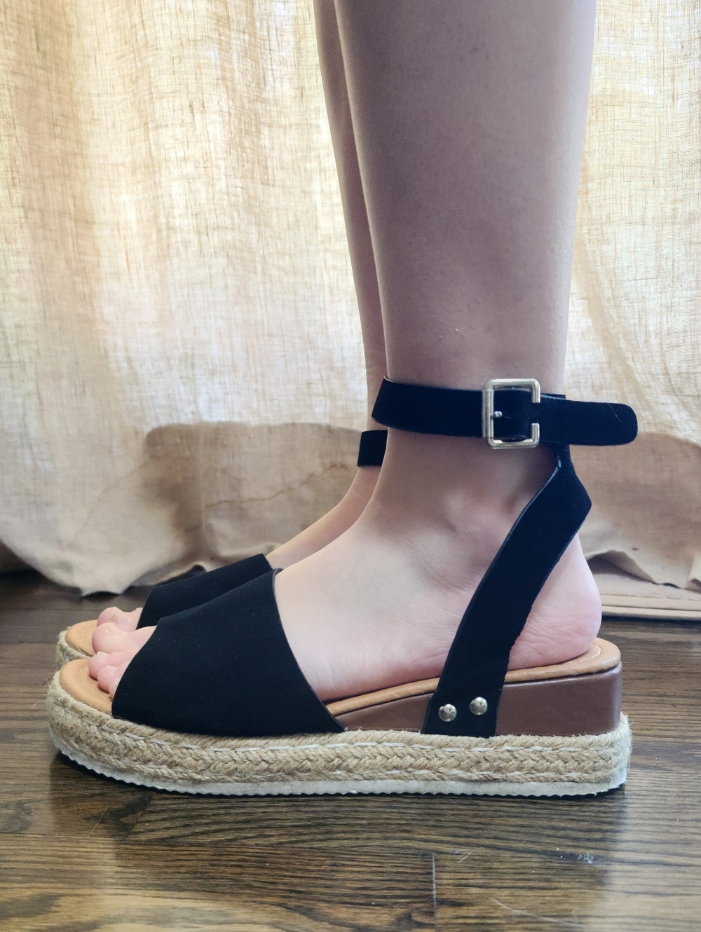 Platform Sandals - Picture 3 of 4